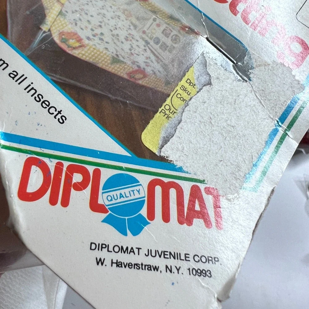 Vintage 1987 Playtex Disposable Bibs Lammies Fabric Bibs & Playpen Netting Set